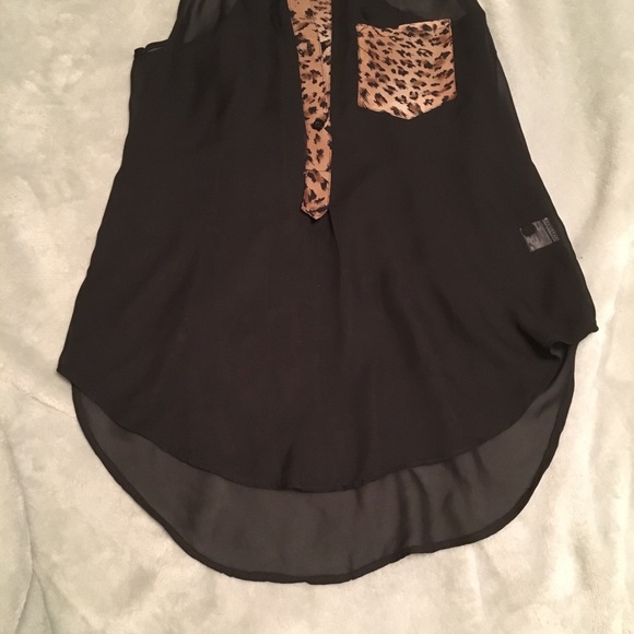 Size small blouse bundle - Picture 2 of 5